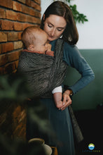 Laden Sie das Bild in den Galerie-Viewer, Little Frog Baby Wrap - Linen Night Wildness - 75% kammad bomull, 25% linne