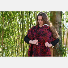 Ladda upp bild till gallerivisning, Yaro vävd sjal - Ava Trinity Black Sangria Rainbow Wool - 70% bomull, 30% ull - Utförsäljning!
