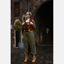 Laden Sie das Bild in den Galerie-Viewer, Yaro vävd sjal - Celeste Duo Black Multi Towel Seacell - 55% bomull, 20% viskos, 15% seacell, 10% modal