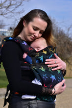 Load image into Gallery viewer, Yaro Hug Carrier - Stellar Art Rainbow Black - 100% cotton