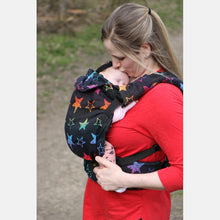 Load image into Gallery viewer, Yaro Hug Carrier - Stellar Art Rainbow Black - 100% cotton