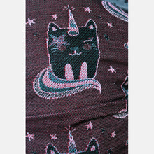 Laden Sie das Bild in den Galerie-Viewer, Yaro ringsjal - Kittycorn Trinity Black Red Blue White Wool Ring Sling - 75% bomull, 25% merinoull - Utförsäljning!