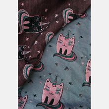 Laden Sie das Bild in den Galerie-Viewer, Yaro ringsjal - Kittycorn Trinity Black Red Blue White Wool Ring Sling - 75% bomull, 25% merinoull - Utförsäljning!