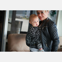 Laden Sie das Bild in den Galerie-Viewer, Yaro vävd sjal - La Vita Black-White Bamboo - 60% bomull, 40% naturlig bambu