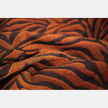 Ladda upp bild till gallerivisning, Yaro vävd sjal - Tiger Black Orange - 100% bomull
