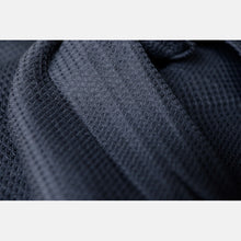 Laden Sie das Bild in den Galerie-Viewer, Yaro ringsjal - Waffles black Ring Sling - 100% bomull