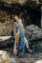 Laden Sie das Bild in den Galerie-Viewer, Lenny Lamb Woven Baby Wrap/Vävd sjal - JURASSIC PARK - FOSSIL - 100% bomull
