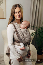 Laden Sie das Bild in den Galerie-Viewer, Lenny Lamb Woven Baby Wrap/Vävd sjal - LITTLE HERRINGBONE BABY CAFFE LATTE - 100% bomull
