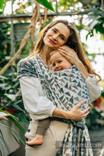 Laden Sie das Bild in den Galerie-Viewer, Lenny Lamb Woven Baby Tragetuch – EAGLE ROCKS - HIKE – 77 % Baumwolle, 23 % Lyocell
