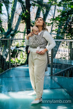 Laden Sie das Bild in den Galerie-Viewer, Lenny Lamb Gewebtes Babytragetuch  – HEXAFLOWERS – MIRROR – 55 % Baumwolle, 45 % Tencel™
