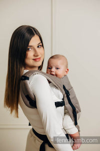 LennyLight Carrier - LITTLE HERRINGBONE BABY CAFFE LATTE - 100% bomull