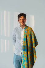 Ladda upp bild till gallerivisning, Lenny Lamb Woven Baby Wrap/Vävd sjal - RETRO'N'ROSES - ROSARIUM - 100% bomull
