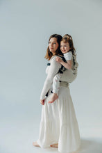 Laden Sie das Bild in den Galerie-Viewer, LennyPreschool trage - AIRY - 50% Baumwolle, 25% Hanf, 25% lyocell
