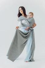 Laden Sie das Bild in den Galerie-Viewer, Lenny Lamb Woven Babytragetuch – LITTLE LOVE - MUNA – 54% silk, 46% Baumwolle 
