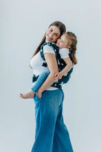 Laden Sie das Bild in den Galerie-Viewer, LennyPreschool trage - BIRDY - SKYWARD - 100% Bambusviskose 
