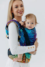 Laden Sie das Bild in den Galerie-Viewer, LennyUpGrade PRO Carrier - RAINFOREST - CARNIVAL - 100% bomull
