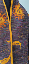 Laden Sie das Bild in den Galerie-Viewer, Yaro vävd sjal - Celeste Duo Black Multi Towel Seacell - 55% bomull, 20% viskos, 15% seacell, 10% modal - Begagnad
