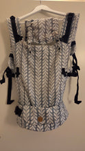 Laden Sie das Bild in den Galerie-Viewer, LennyUpGrade Carrier - CATKIN - WILLOW - 100% bambu viskos - Begagnad
