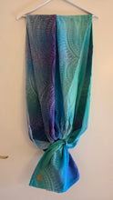 Load image into Gallery viewer, Lenny Lamb Ringsjal - PEACOCK'S TAIL - FANTASY - 100% bomull - Begagnad
