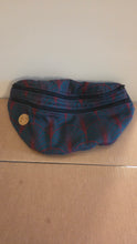 Laden Sie das Bild in den Galerie-Viewer, Waist Bag Large - DECO - MAROON MOSS - Begagnad
