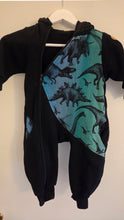 Laden Sie das Bild in den Galerie-Viewer, Bear Rompers - BLACK &amp; JURASSIC - Begagnad
