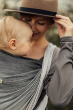 Laden Sie das Bild in den Galerie-Viewer, Lenny Lamb Woven Baby Tragetuch – LITTLE HERRINGBONE OMBRE RAGTIME – 100% Baumwolle
