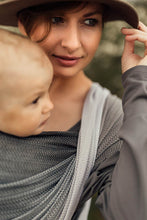 Laden Sie das Bild in den Galerie-Viewer, Lenny Lamb Woven Baby Tragetuch – LITTLE HERRINGBONE OMBRE RAGTIME – 100% Baumwolle
