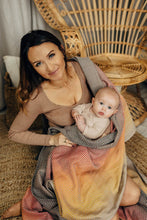 Ladda upp bild till gallerivisning, Lenny Lamb Woven Baby Wrap/Vävd sjal - BIG HERRINGBONE - FANDANGO - 100% bomull
