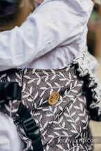 Ladda upp bild till gallerivisning, Lenny Buckle Onbuhimo Carrier - ENCHANTED NOOK - COCOA - 100% linne - Preschool
