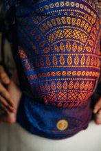 Laden Sie das Bild in den Galerie-Viewer, LennyLight Babytrage – PEACOCK'S TAIL - BOLERO – 100 % Baumwolle
