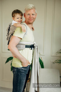 LennyHybrid Half Buckle Carrier - LITTLE HERRINGBONE ALMOND - 100% bomull - Preschool