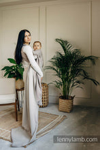 Laden Sie das Bild in den Galerie-Viewer, Lenny Lamb Woven Baby Wrap/Vävd sjal - LITTLE HERRINGBONE ALMOND - 100% bomull
