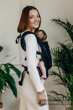 Laden Sie das Bild in den Galerie-Viewer, LennyLight Carrier - LITTLE HERRINGBONE BLACK EBONY - 100% bomull
