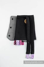 Laden Sie das Bild in den Galerie-Viewer, Drool Pads - LITTLE HERRINGBONE EBONY BLACK
