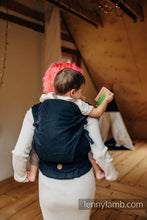 Laden Sie das Bild in den Galerie-Viewer, LennyHybrid Half Buckle Carrier - PEACOCK&#39;S TAIL - PITCH BLACK - 59% bomull,  41% merinoull - PreSchool
