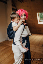 Laden Sie das Bild in den Galerie-Viewer, LennyHybrid Half Buckle Carrier - PEACOCK&#39;S TAIL - PITCH BLACK - 59% bomull,  41% merinoull - PreSchool
