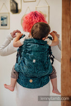 Laden Sie das Bild in den Galerie-Viewer, LennyPreschool Carrier - WILD WINE - IVY - 51% bomull, 49% silke
