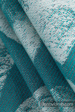 Laden Sie das Bild in den Galerie-Viewer, Lenny Lamb Woven Baby Wrap/Vävd sjal - LOVKA PETITE - BOUNDLESS - 100% bomull

