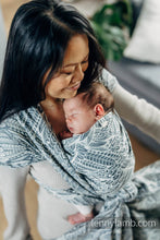 Laden Sie das Bild in den Galerie-Viewer, Lenny Lamb Woven Baby Wrap/Vävd sjal - WILD SOUL - NIKE - 100% bomull
