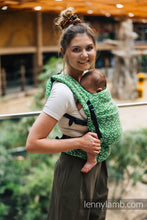 Laden Sie das Bild in den Galerie-Viewer, LennyLight Carrier - ENCHANTED NOOK - EVERGREEN - 54% bomull, 46% tencel
