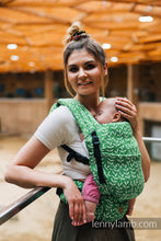 Laden Sie das Bild in den Galerie-Viewer, LennyLight Carrier - ENCHANTED NOOK - EVERGREEN - 54% bomull, 46% tencel
