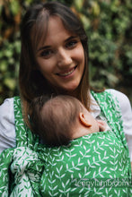 Laden Sie das Bild in den Galerie-Viewer, Lenny Lamb Woven Baby Wrap/Vävd sjal - ENCHANTED NOOK - EVERGREEN - 54% bomull, 46% Tencel™
