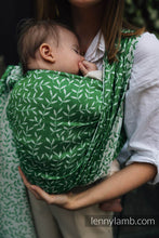 Laden Sie das Bild in den Galerie-Viewer, Lenny Lamb Woven Baby Wrap/Vävd sjal - ENCHANTED NOOK - EVERGREEN - 54% bomull, 46% Tencel™
