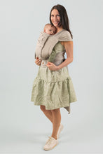 Load image into Gallery viewer, ISARA QuickTie Carrier - Caffe Latte - 100% bomull

