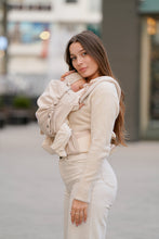 Laden Sie das Bild in den Galerie-Viewer, Flip X Baby Carrier - Just Cream - 100% ekologisk bomull
