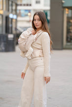 Laden Sie das Bild in den Galerie-Viewer, Flip X Baby Carrier - Just Cream - 100% ekologisk bomull
