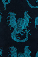Laden Sie das Bild in den Galerie-Viewer, Förboka! - Dragon Deepwater 🐉 - 100% bomull
