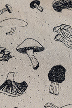 Ladda upp bild till gallerivisning, Förboka! - Mushrooms Morel 🍄‍🟫 - 100% bomull
