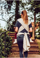 Laden Sie das Bild in den Galerie-Viewer, LELIBA Wrap Up Babytrage – Bungi Leinen – 50% Bio-Baumwolle, 50% leinen
