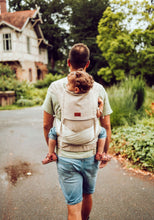 Laden Sie das Bild in den Galerie-Viewer, LELIBA Wrap Up Babytrage – Gobi – 100 % Bio-Baumwolle
